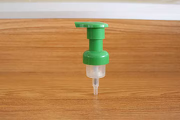 Bomba plástica de alumínio da loção da bomba do pulverizador do ouro de empacotamento cosmético